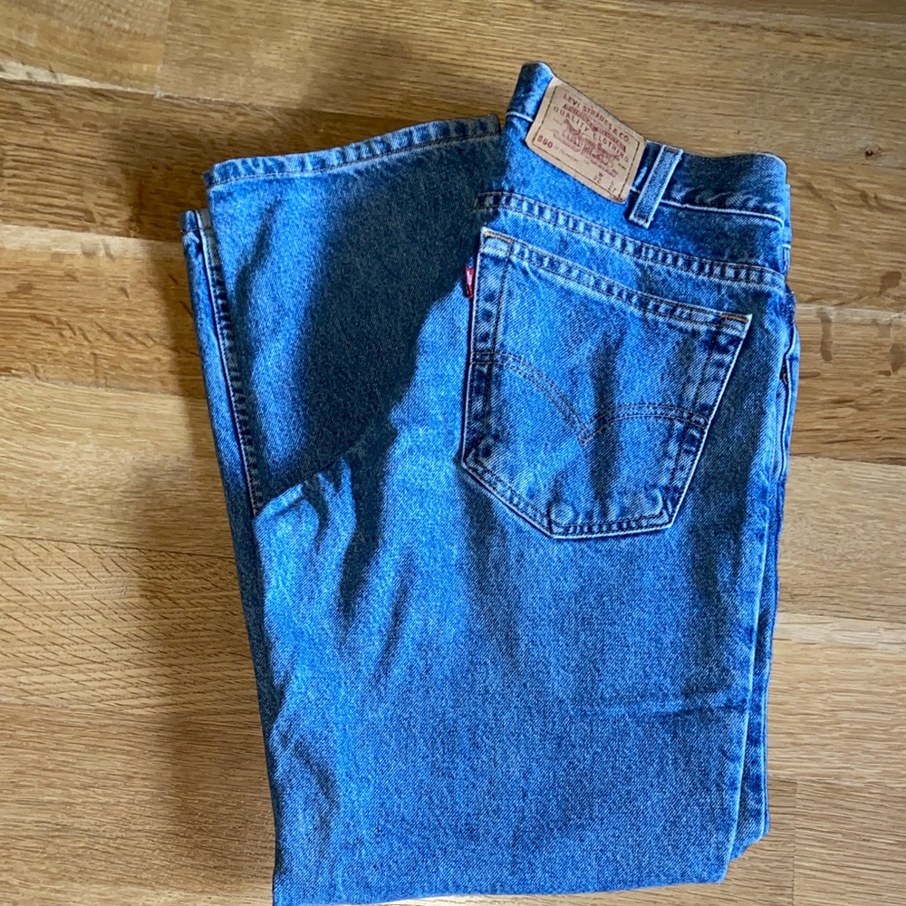 Levi's Men's 550 Relaxed Fit Straight Leg Jeans in Classic Blue Denim 32x27